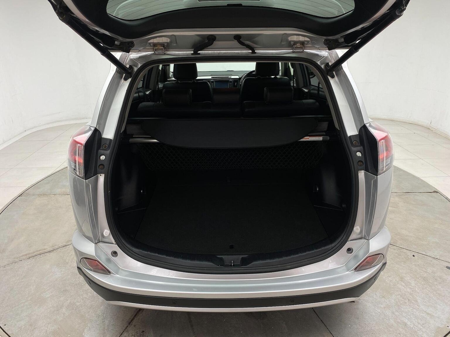 Used Toyota RAV4 2016 for sale - 76744184: Photo 56