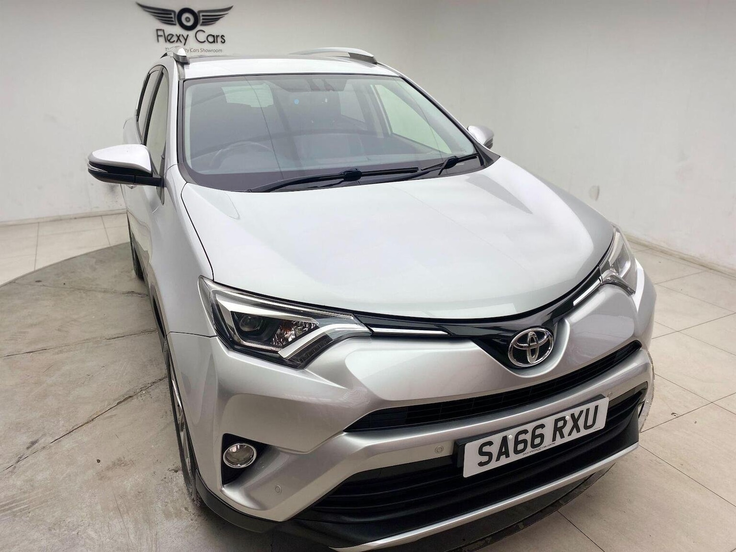 Used Toyota RAV4 2016 for sale - 76744184: Photo 8