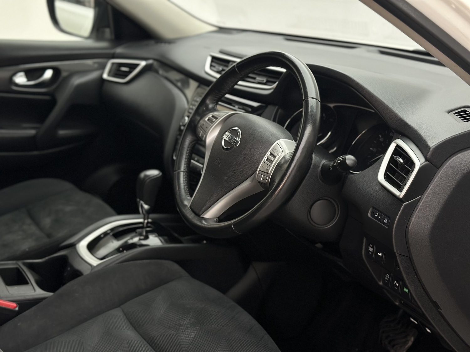 Used Nissan X-Trail 2016 for sale - 76769818: Photo 33