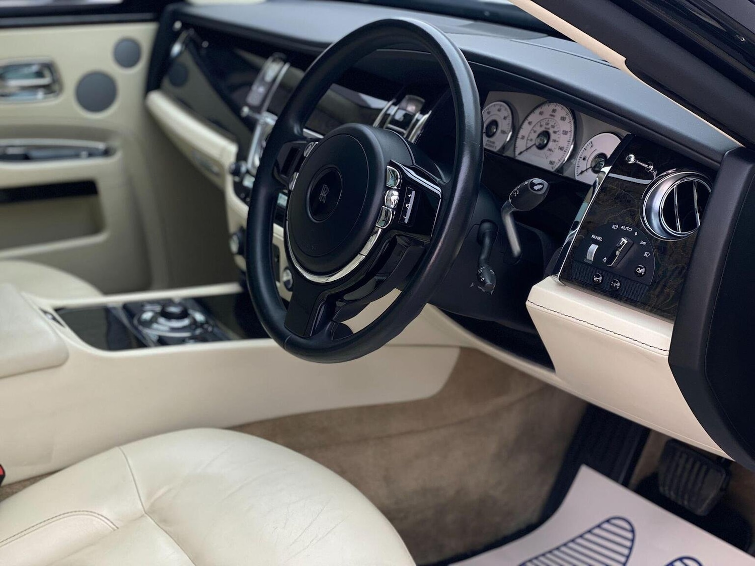 Used Rolls-Royce Ghost 2013 for sale - 76744161: Photo 2