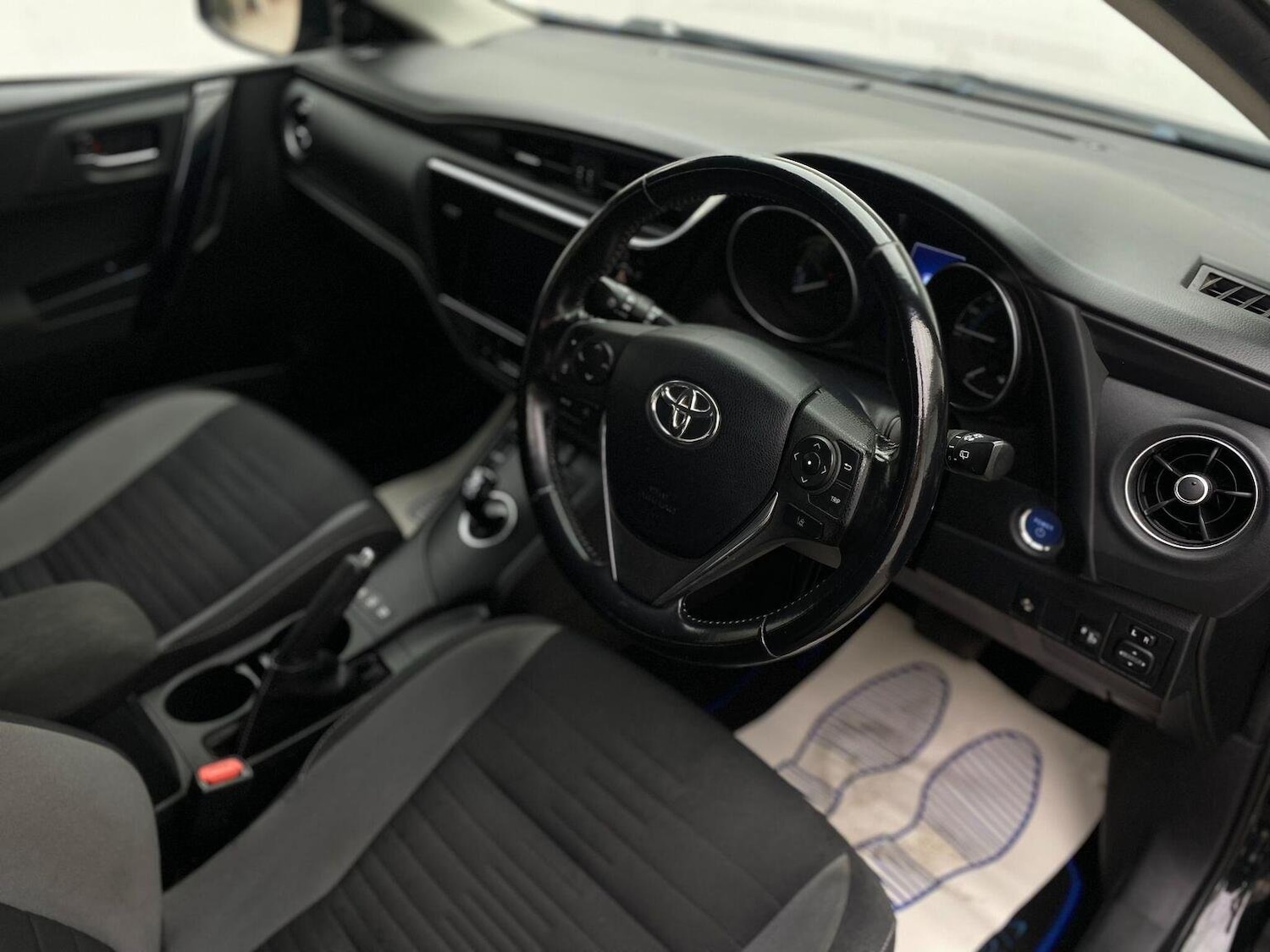 Used Toyota Auris 2017 for sale - 76744170: Photo 25