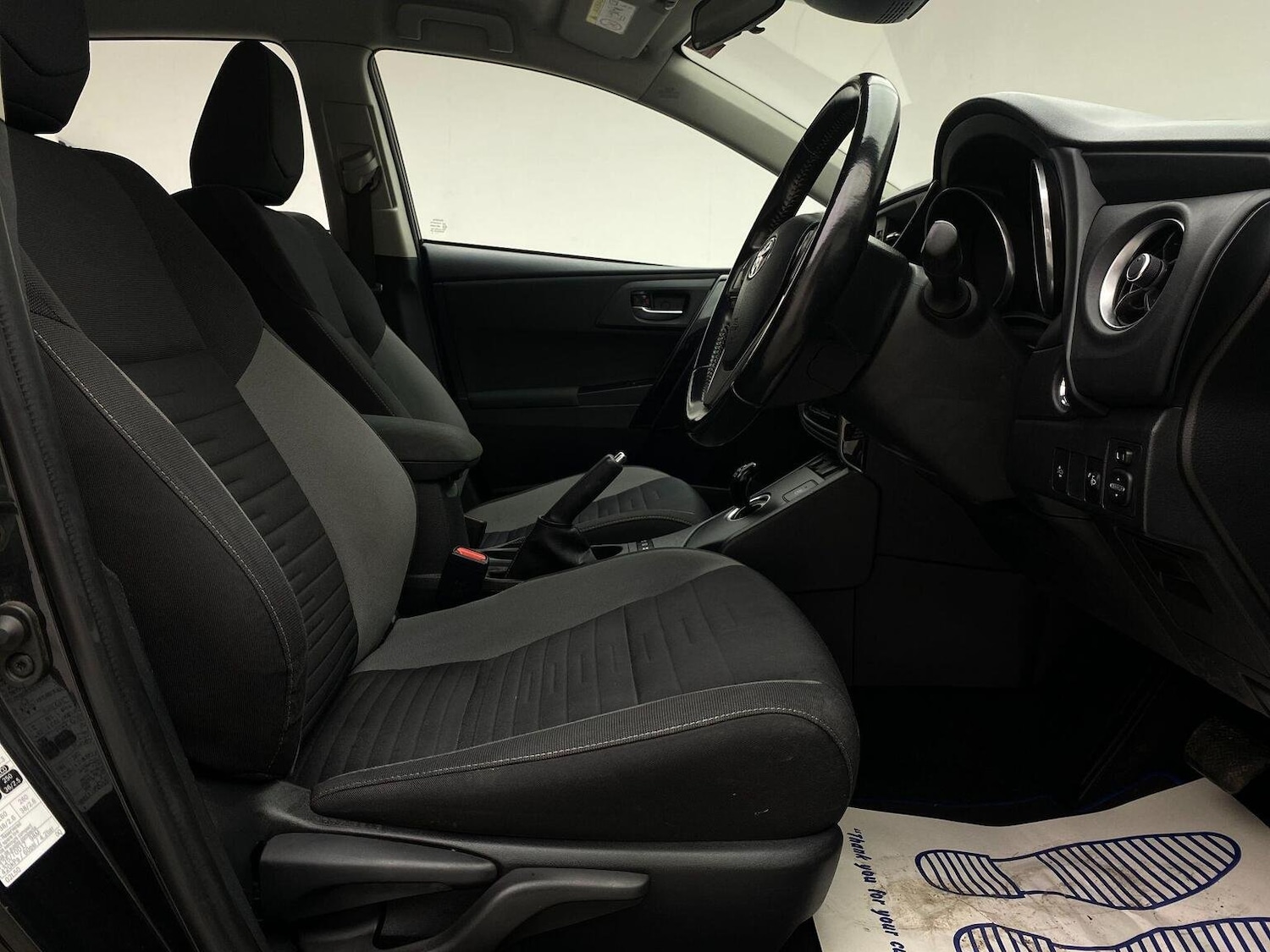 Used Toyota Auris 2017 for sale - 76744170: Photo 28