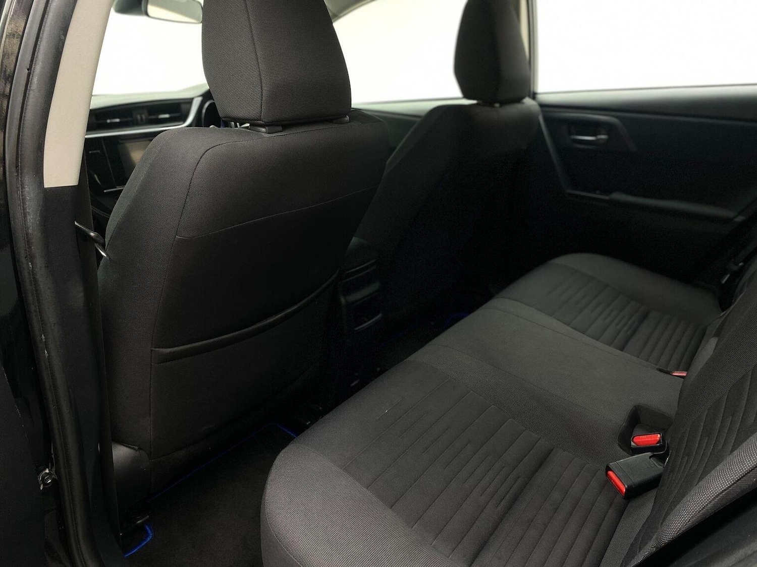 Used Toyota Auris 2017 for sale - 76744170: Photo 30