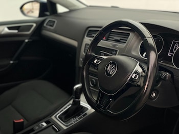 Used Volkswagen Golf 2016 for sale - 76744193: Photo