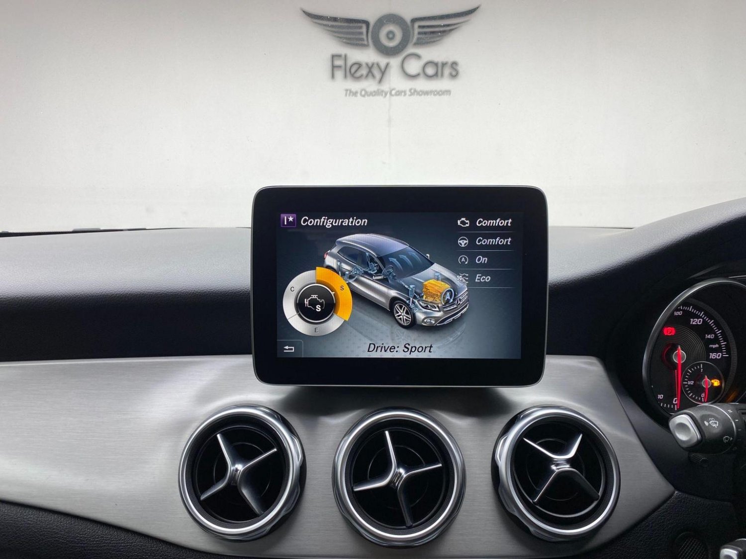 Used Mercedes-Benz GLA 2018 for sale - 76794541: Photo 61