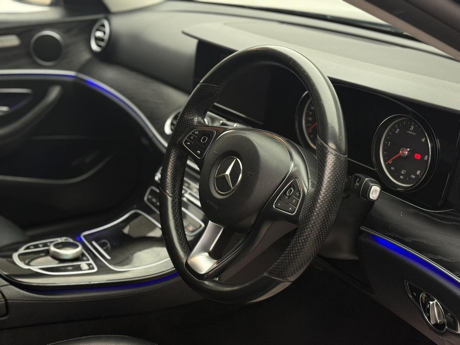 Used Mercedes-Benz E Class 2017 for sale - 76794687: Photo 2