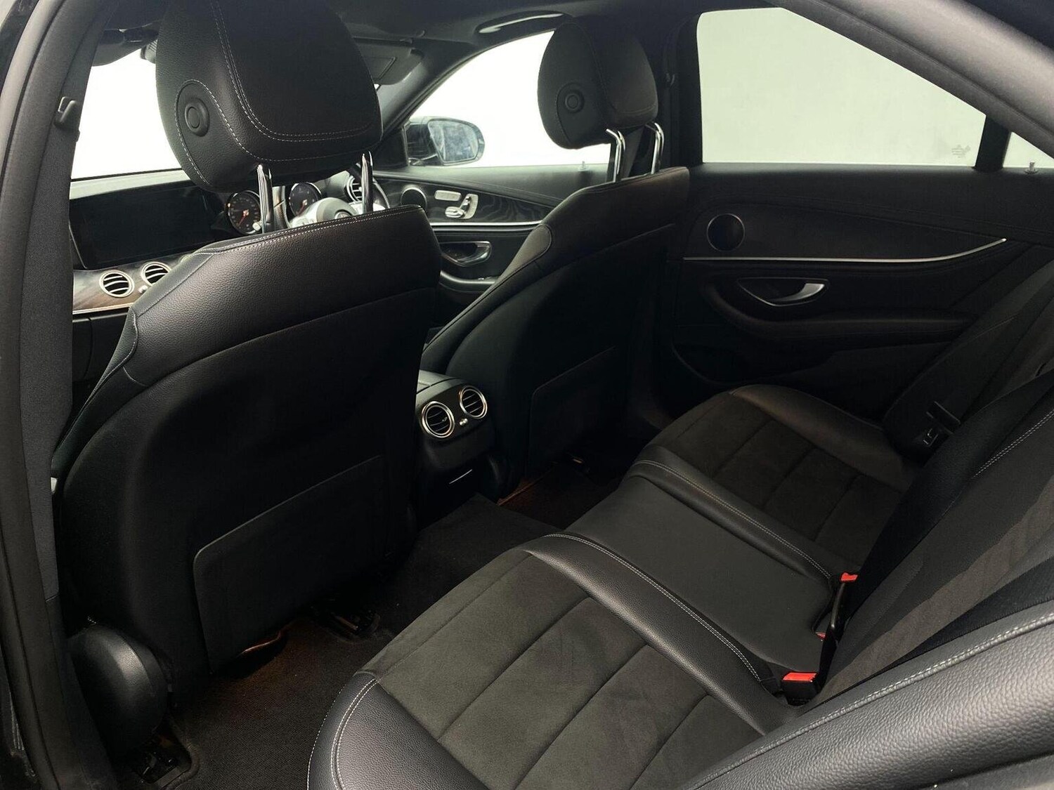 Used Mercedes-Benz E Class 2018 for sale - 76744165: Photo 34