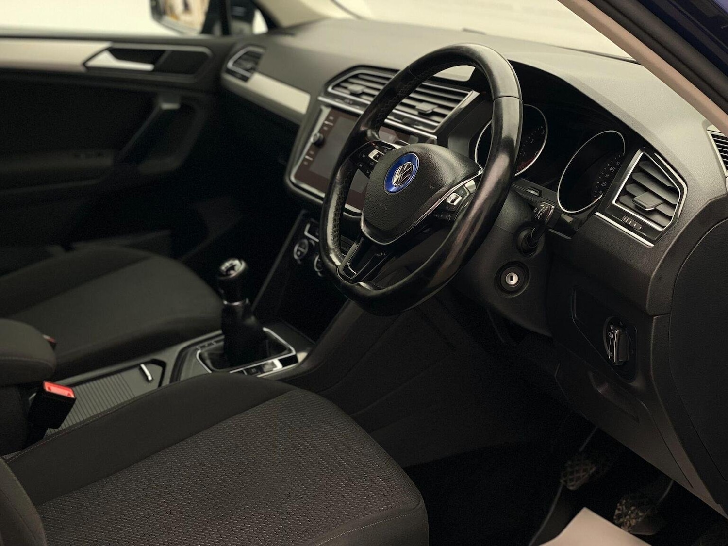 Used Volkswagen Tiguan 2017 for sale - 76744171: Photo 2