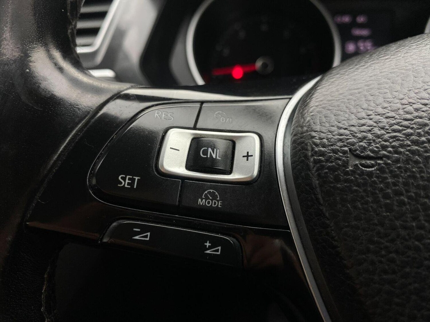 Used Volkswagen Tiguan 2017 for sale - 76744171: Photo 40