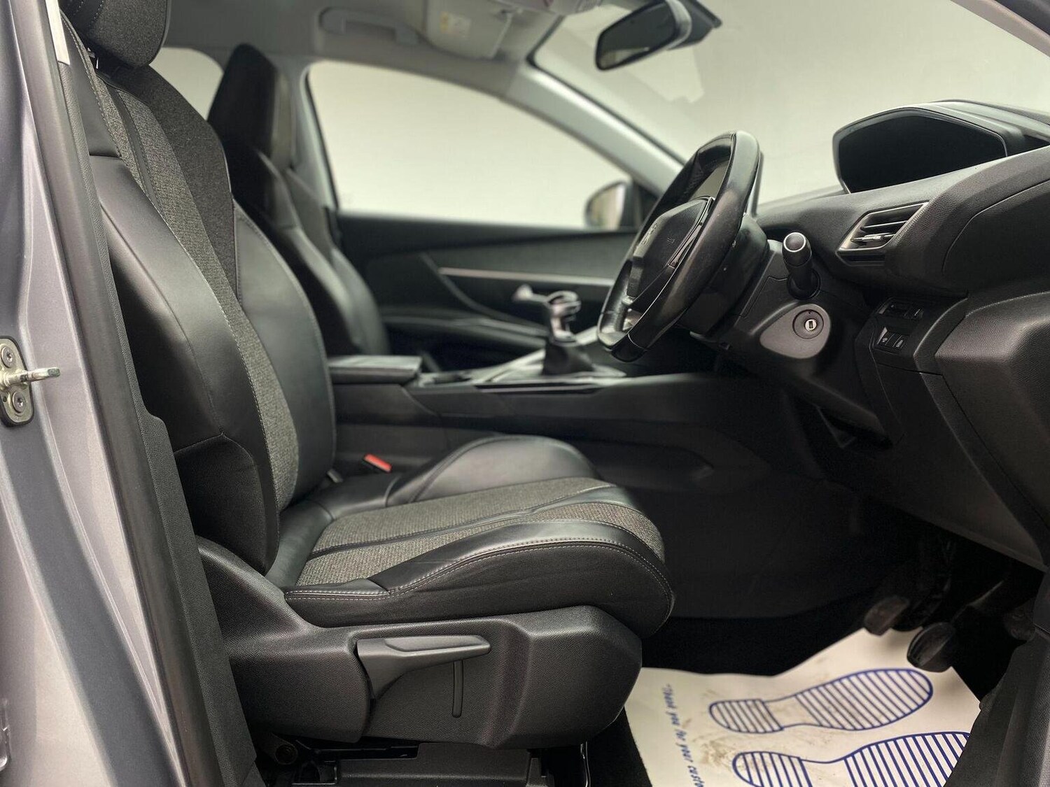 Used Peugeot 3008 2017 for sale - 76744173: Photo 28