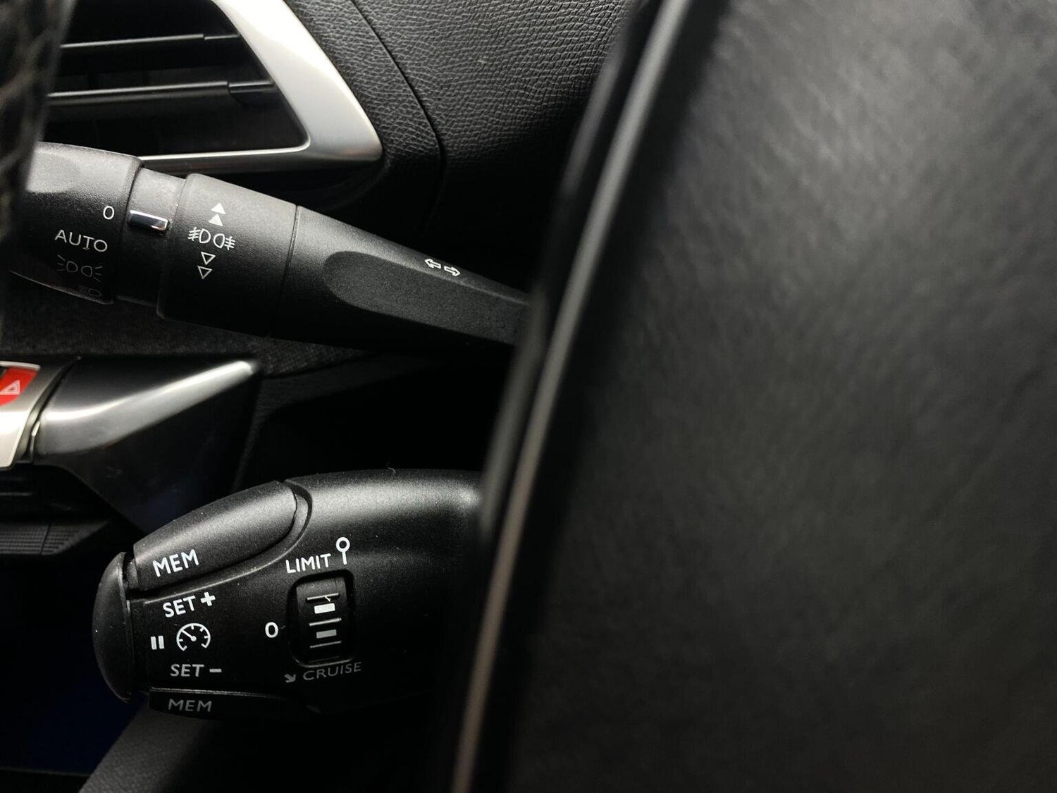 Used Peugeot 3008 2017 for sale - 76744173: Photo 39