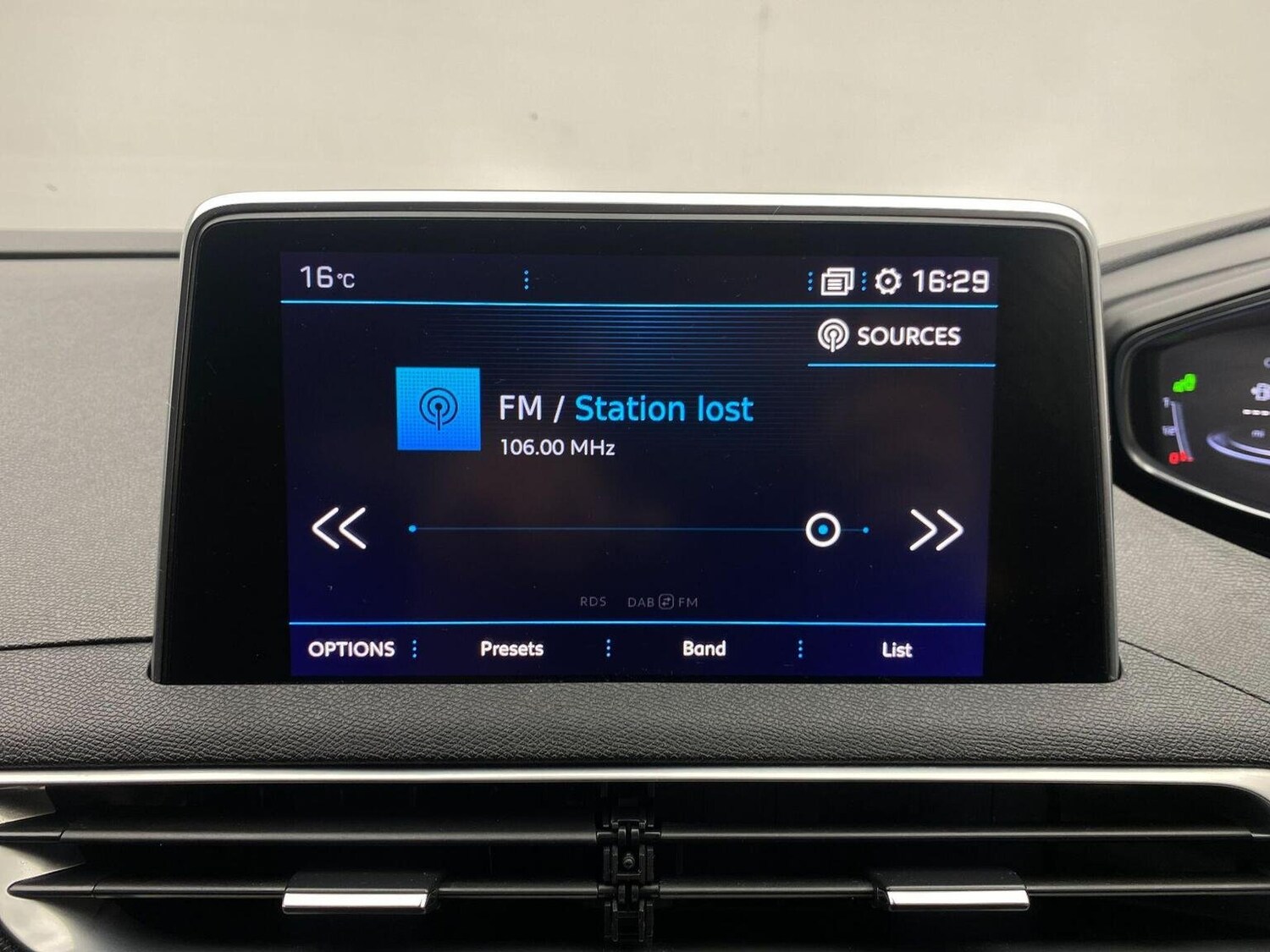 Used Peugeot 3008 2017 for sale - 76744173: Photo 46