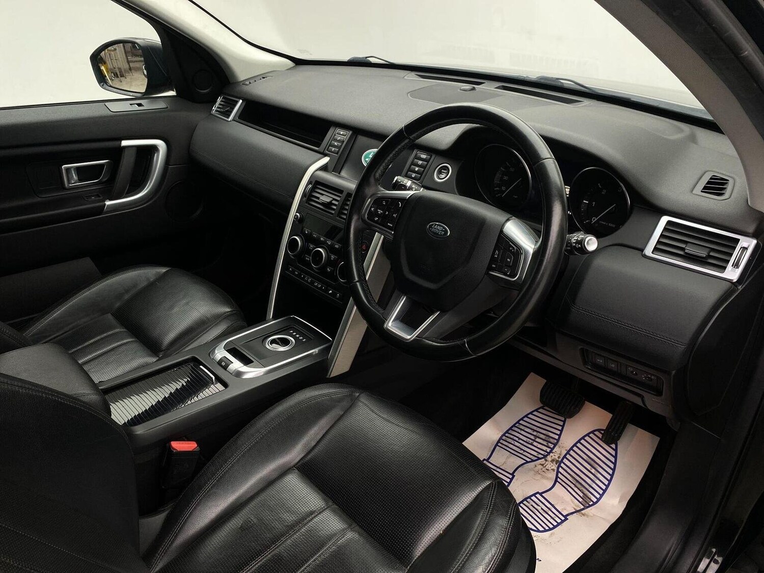 Used Land Rover Discovery Sport 2016 for sale - 76744169: Photo 24