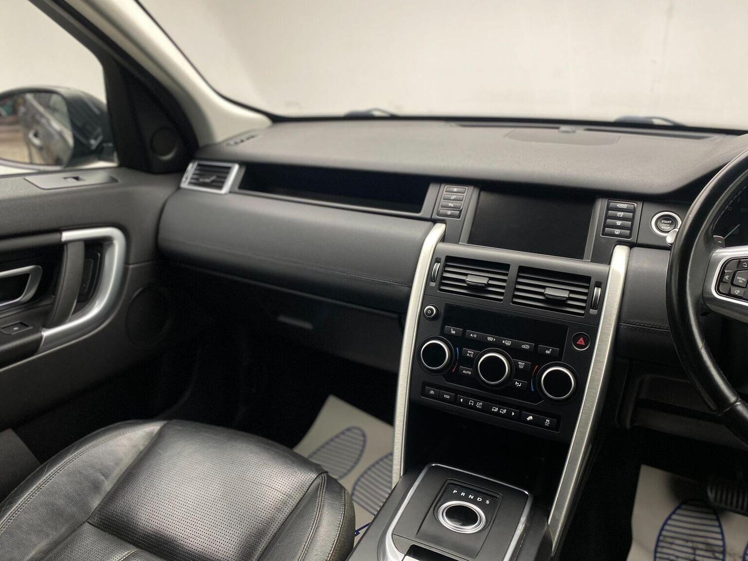 Used Land Rover Discovery Sport 2016 for sale - 76744169: Photo 25