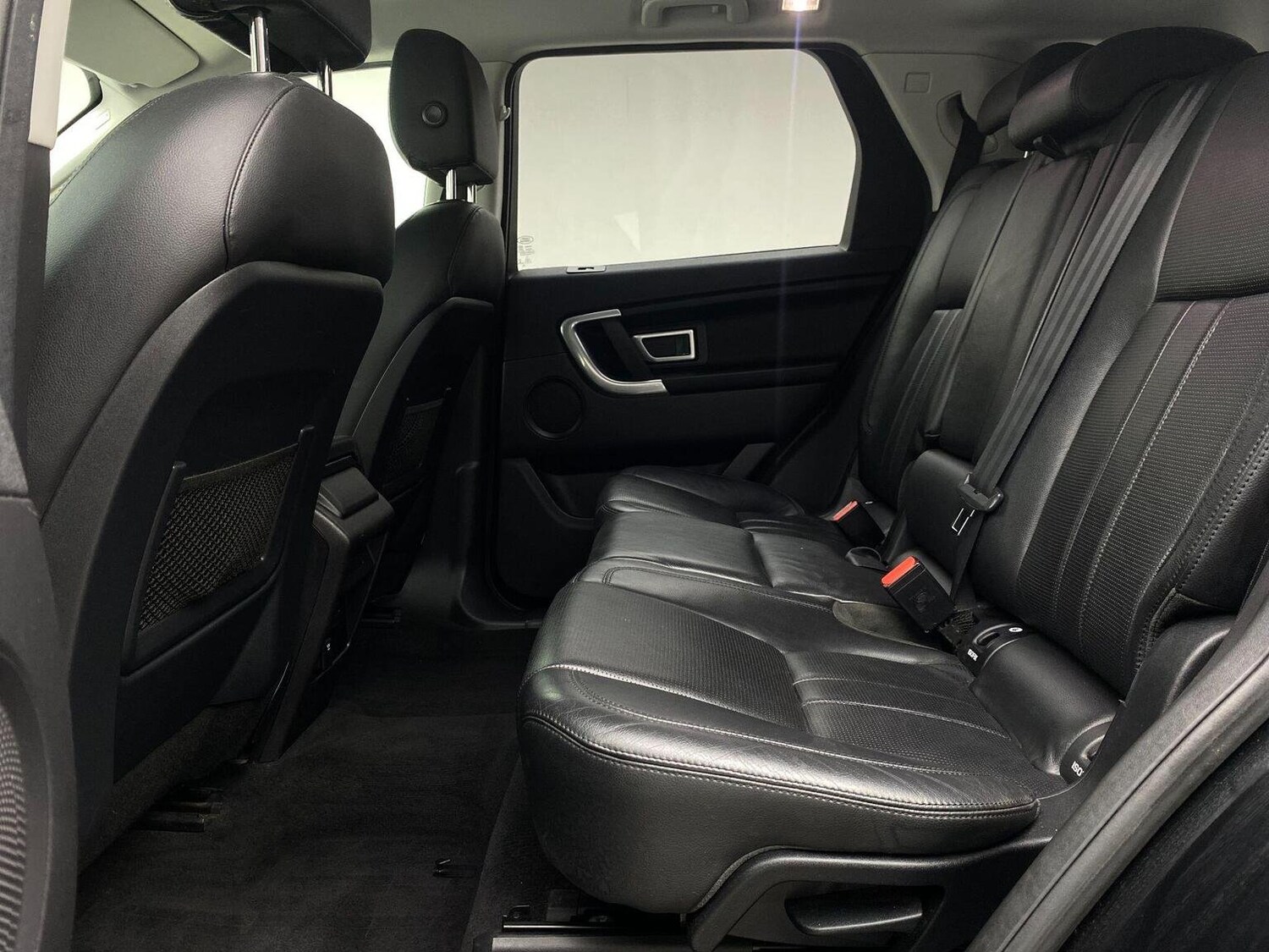 Used Land Rover Discovery Sport 2016 for sale - 76744169: Photo 31