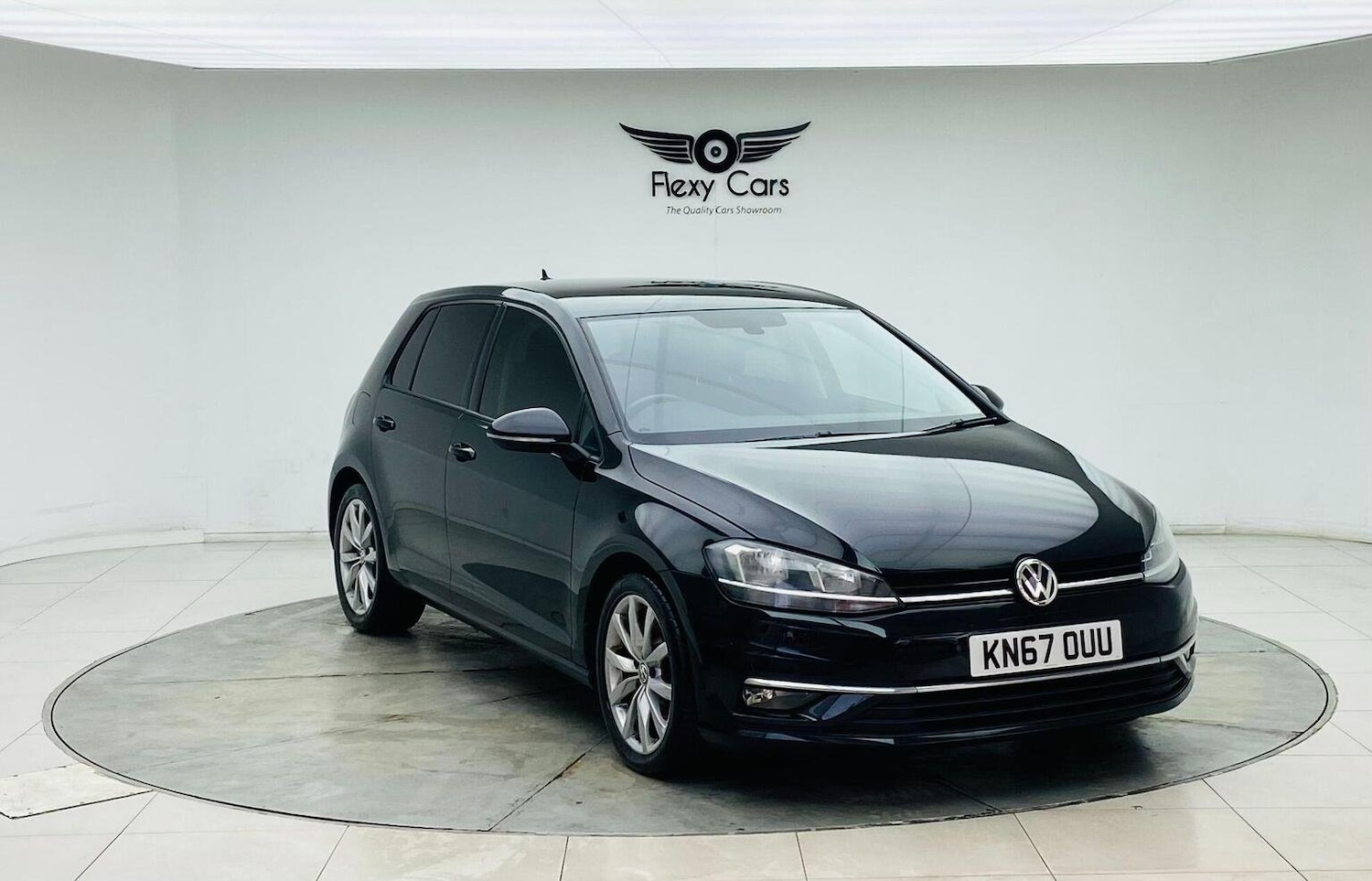 Used Volkswagen Golf 2017 for sale - 77656252: Photo 1