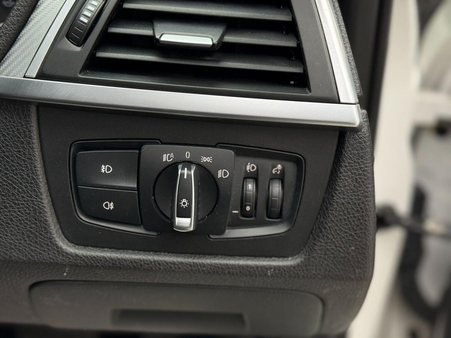 Used BMW 3 Series 2018 for sale - 76744196: Photo 39