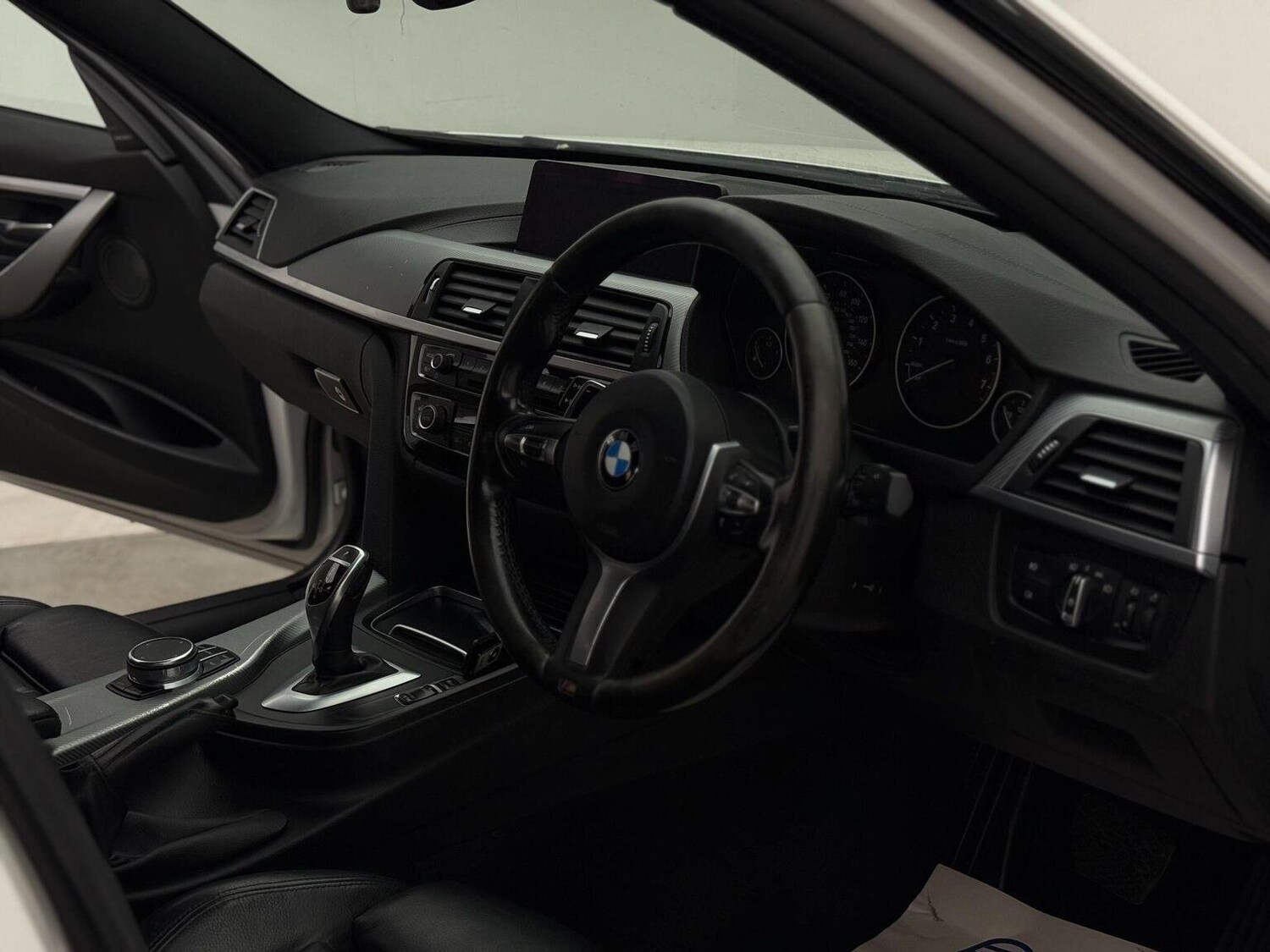 Used BMW 3 Series 2018 for sale - 76744196: Photo 43