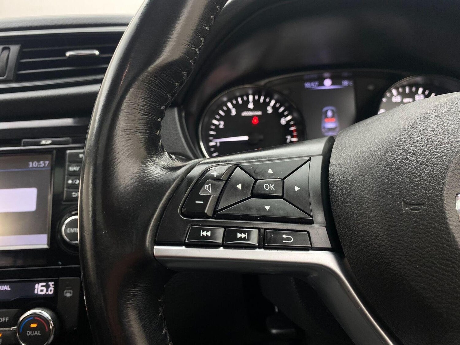 Used Nissan X-Trail 2017 for sale - 76744205: Photo 31