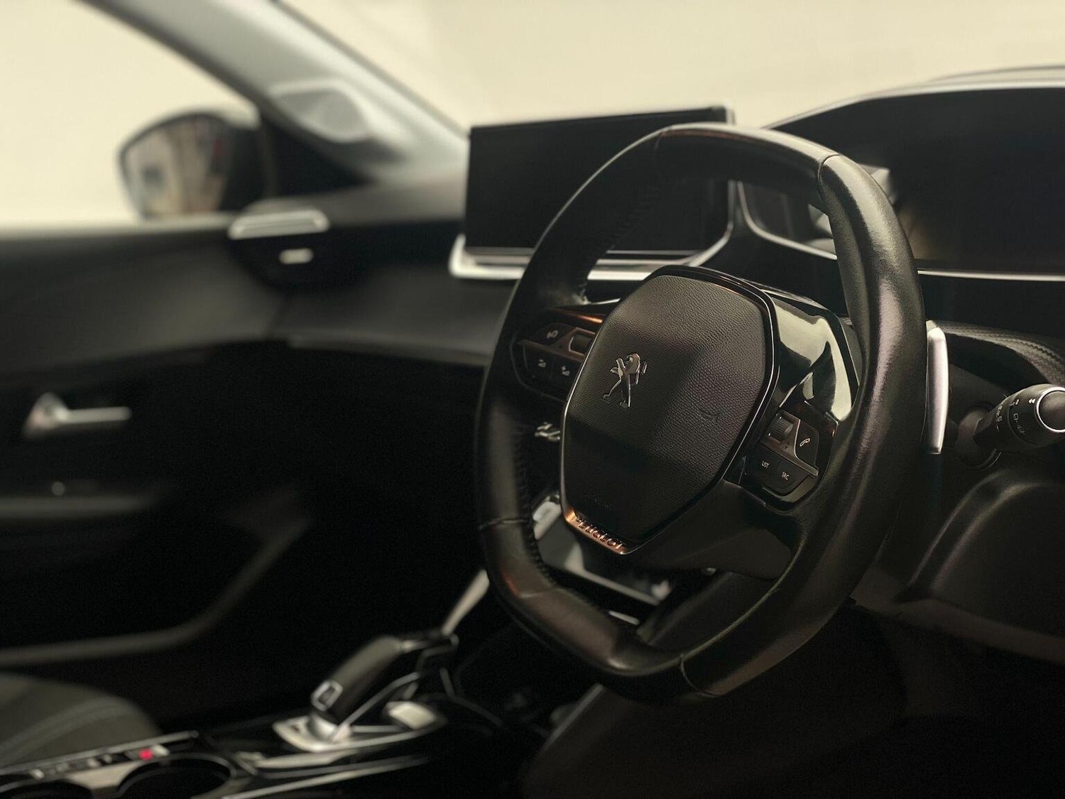 Used Peugeot 208 2021 for sale - 76744191: Photo 2