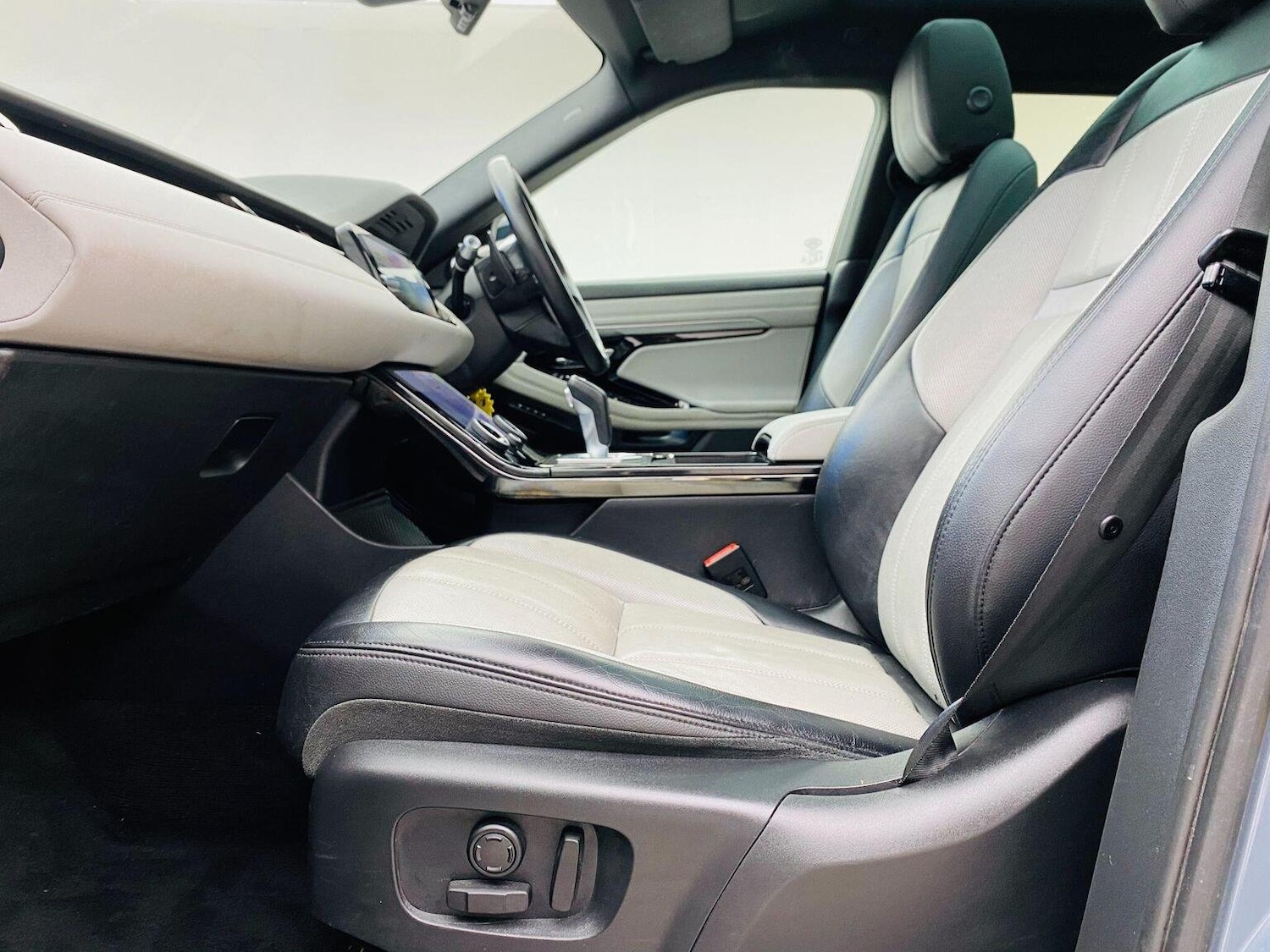 Used Land Rover Range Rover Evoque 2019 for sale - 76794676: Photo 36