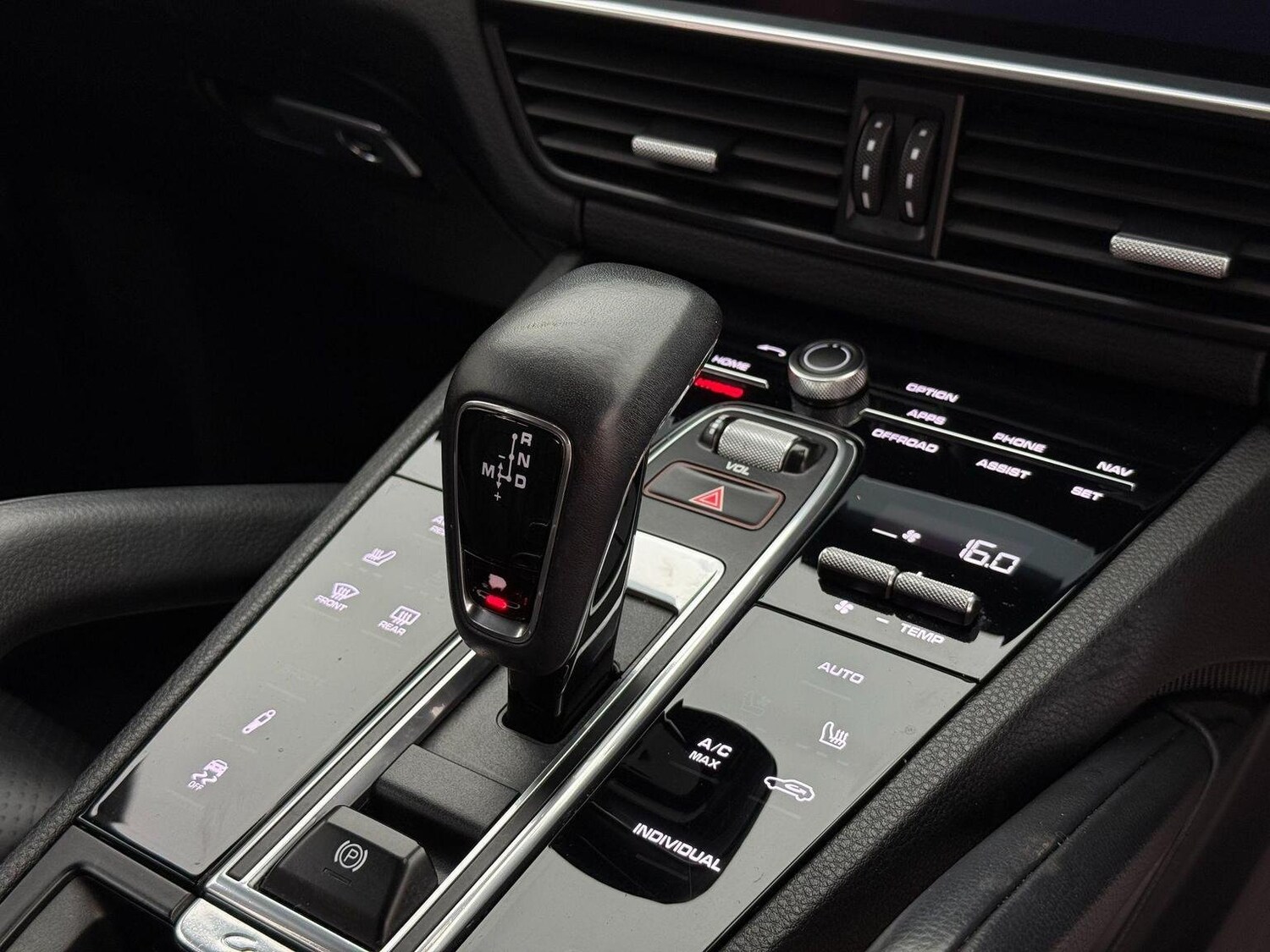 Used Porsche Cayenne 2020 for sale - 76744246: Photo 11