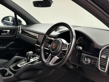 Used Porsche Cayenne 2020 for sale - 76744246: Photo
