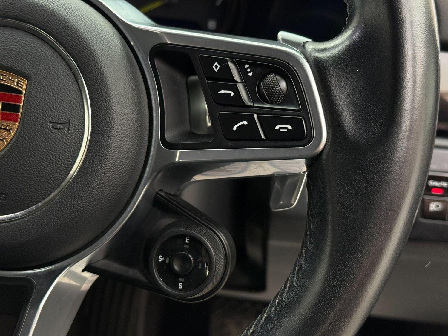 Used Porsche Cayenne 2020 for sale - 76744246: Photo 31