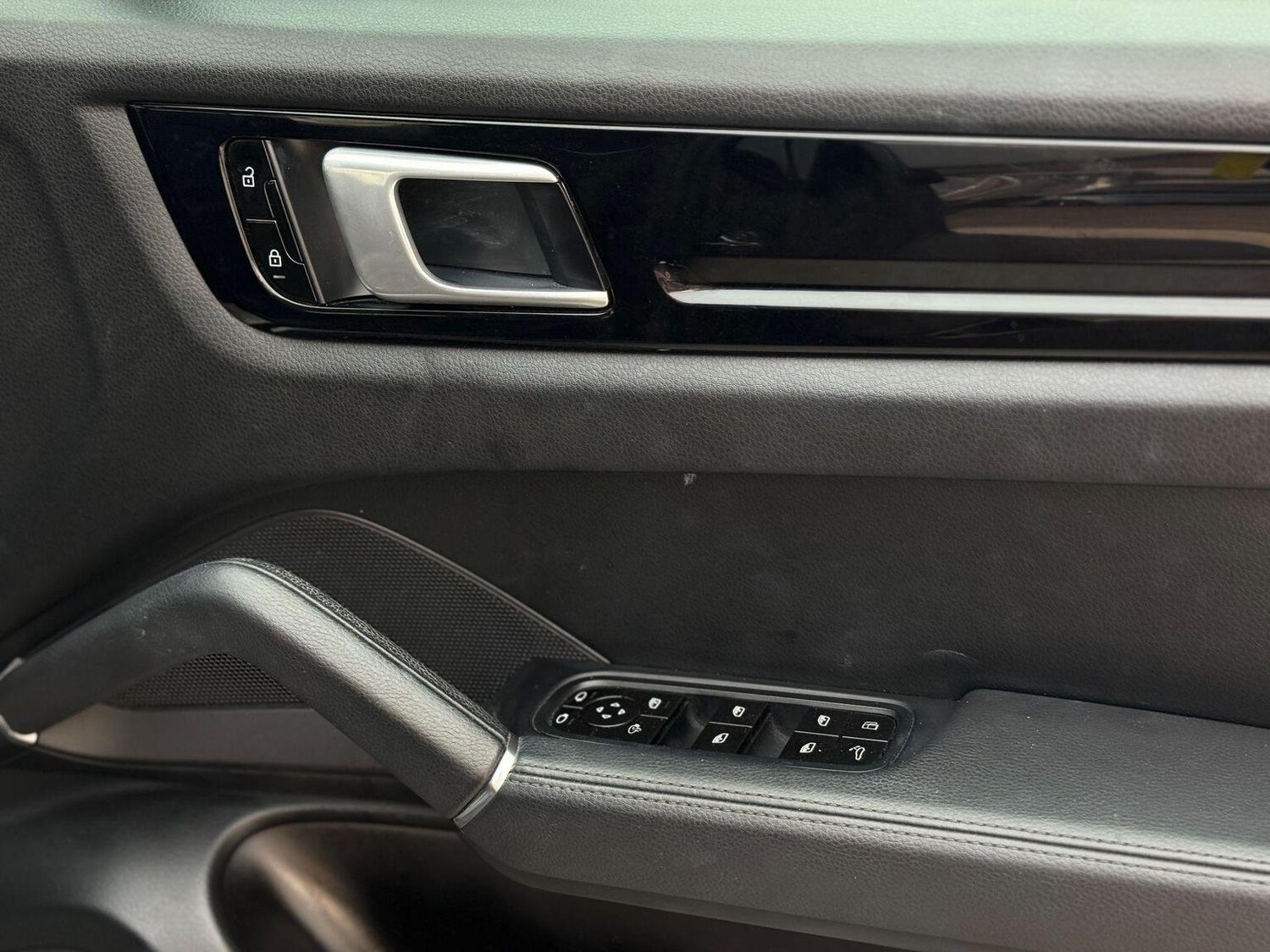 Used Porsche Cayenne 2020 for sale - 76744246: Photo 35