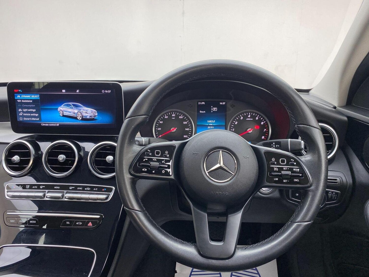Used Mercedes-Benz C Class 2019 for sale - 76744236: Photo 12