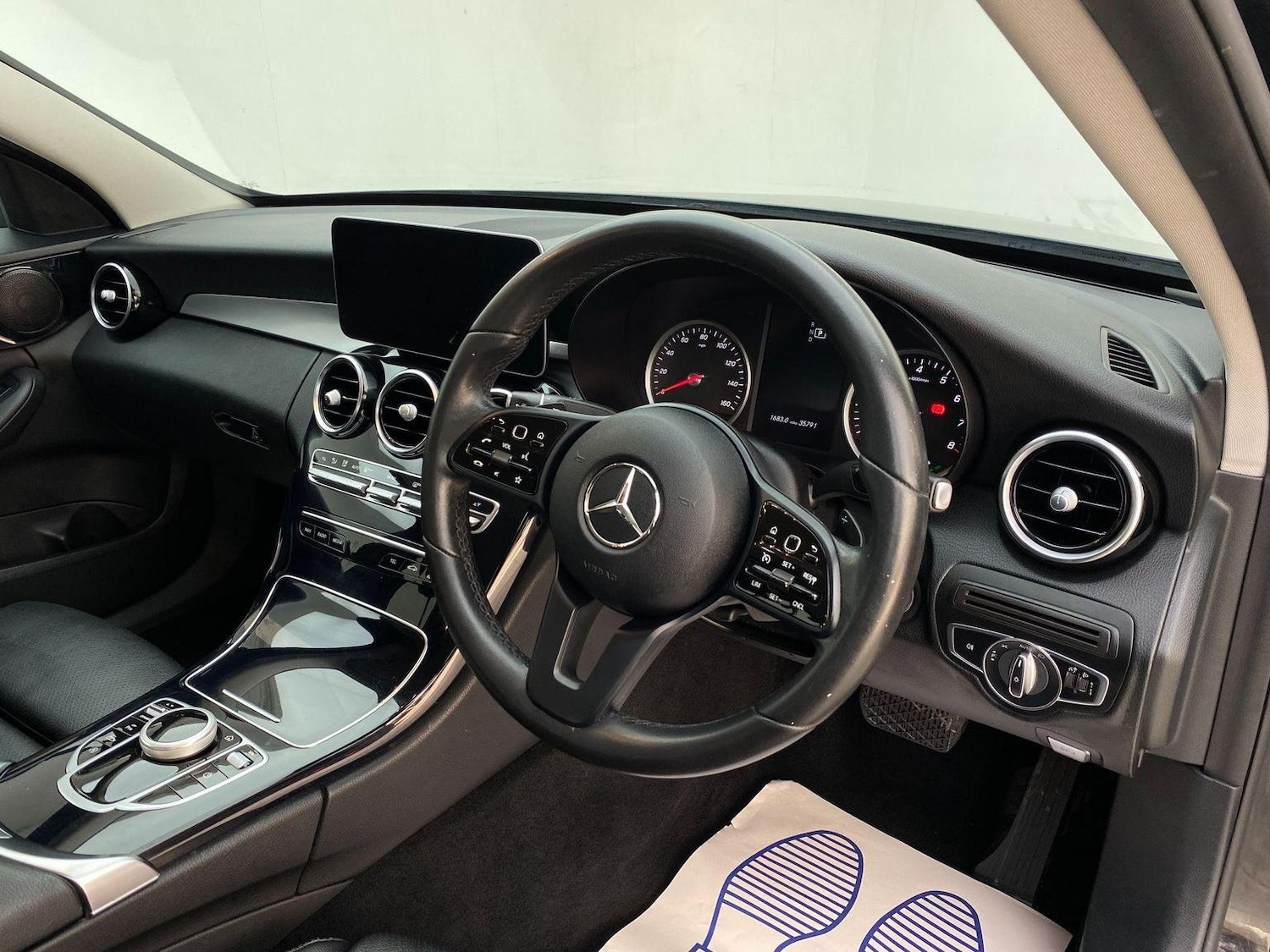 Used Mercedes-Benz C Class 2019 for sale - 76744236: Photo 5