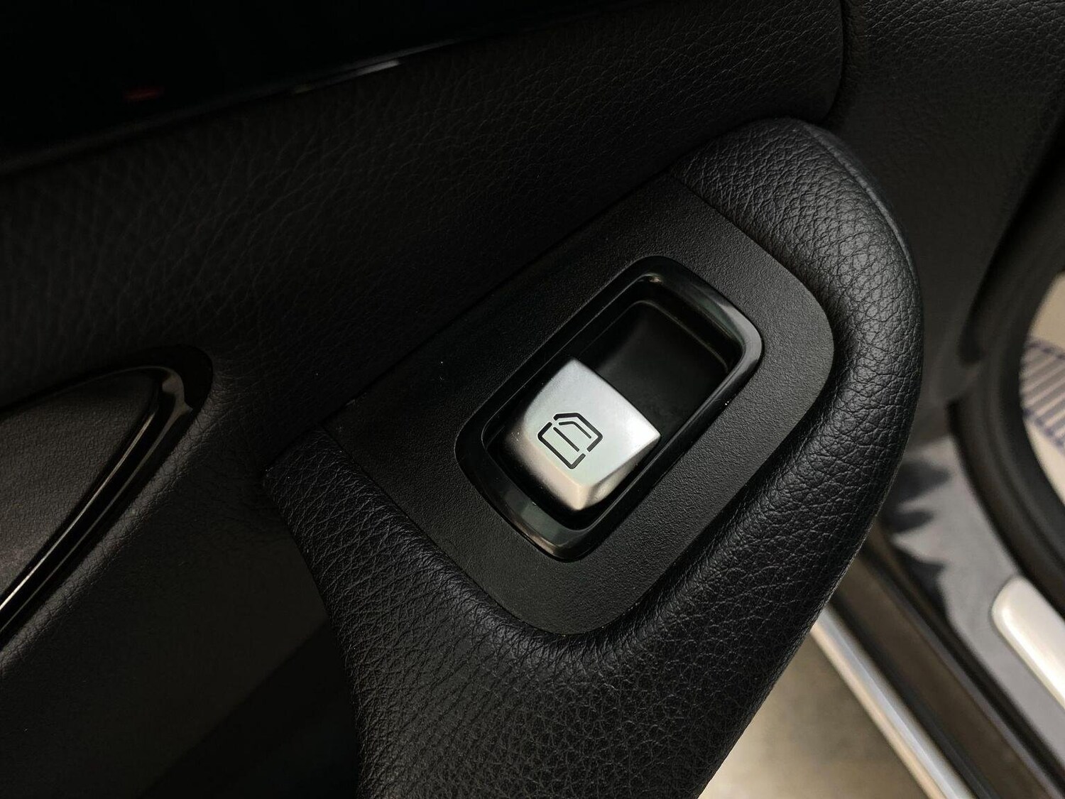 Used Mercedes-Benz C Class 2019 for sale - 76744236: Photo 55