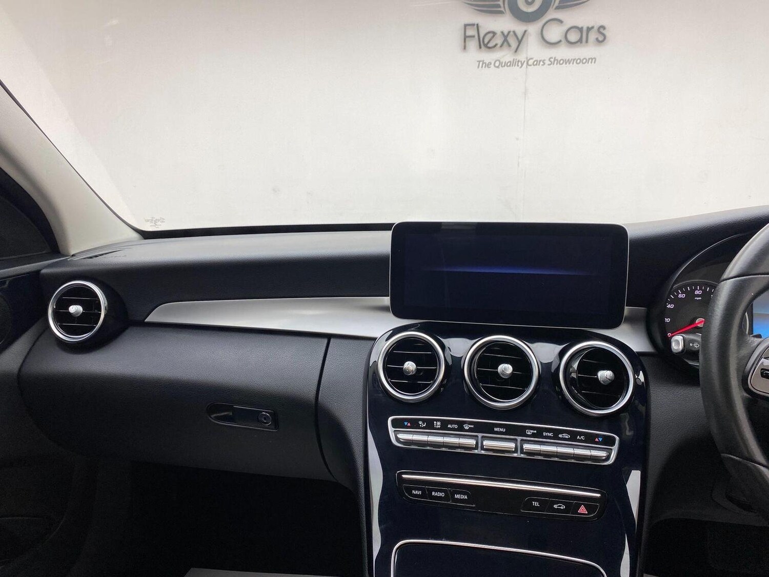 Used Mercedes-Benz C Class 2019 for sale - 76744236: Photo 8