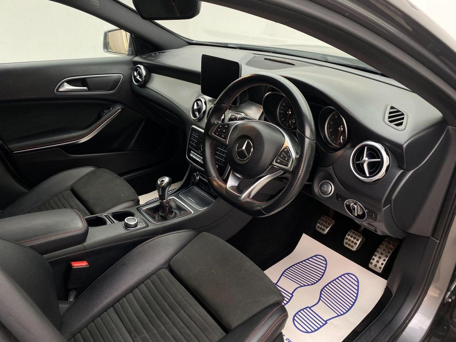 Used Mercedes-Benz GLA 2018 for sale - 76744255: Photo 2