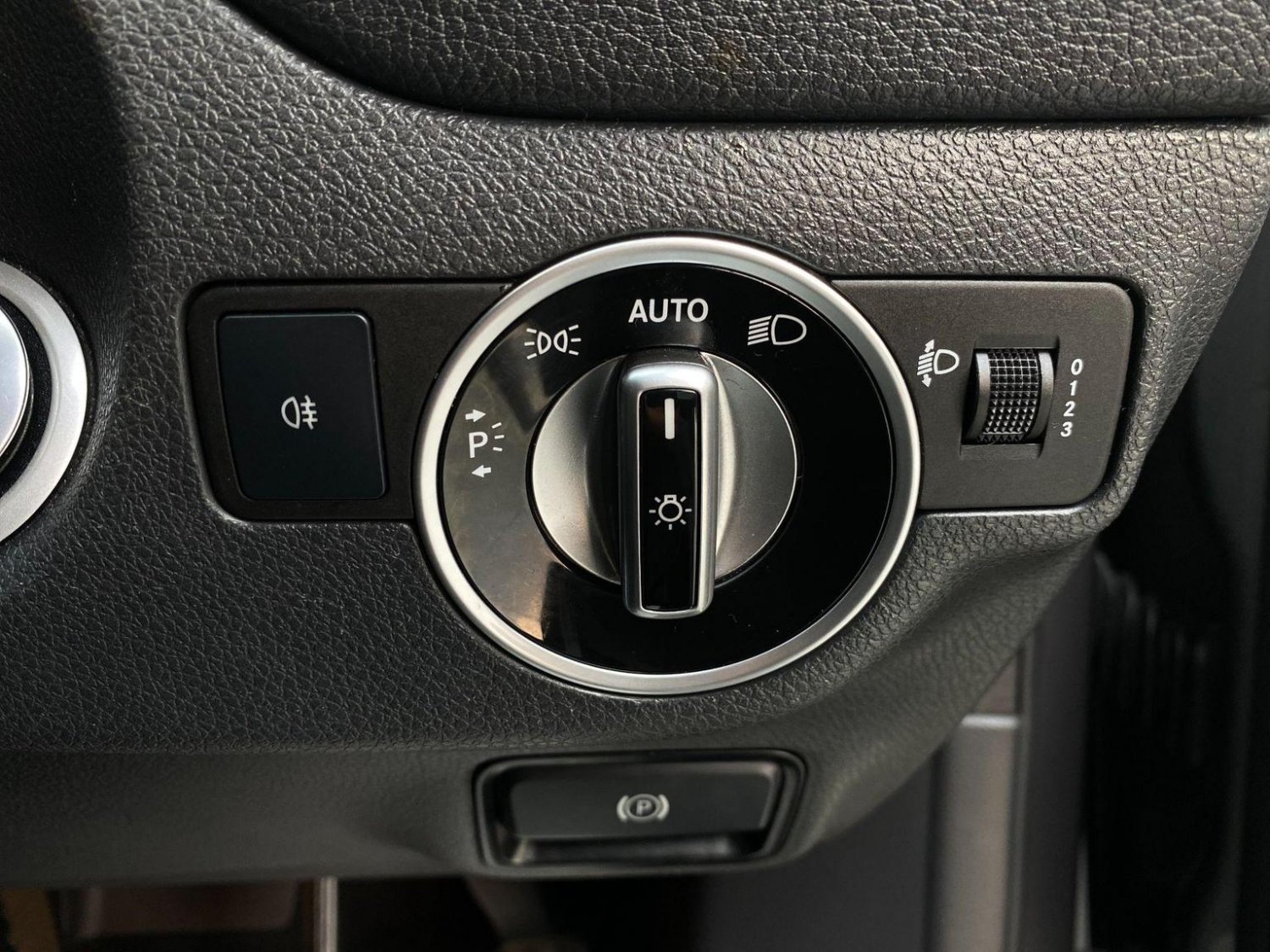 Used Mercedes-Benz GLA 2018 for sale - 76744255: Photo 66