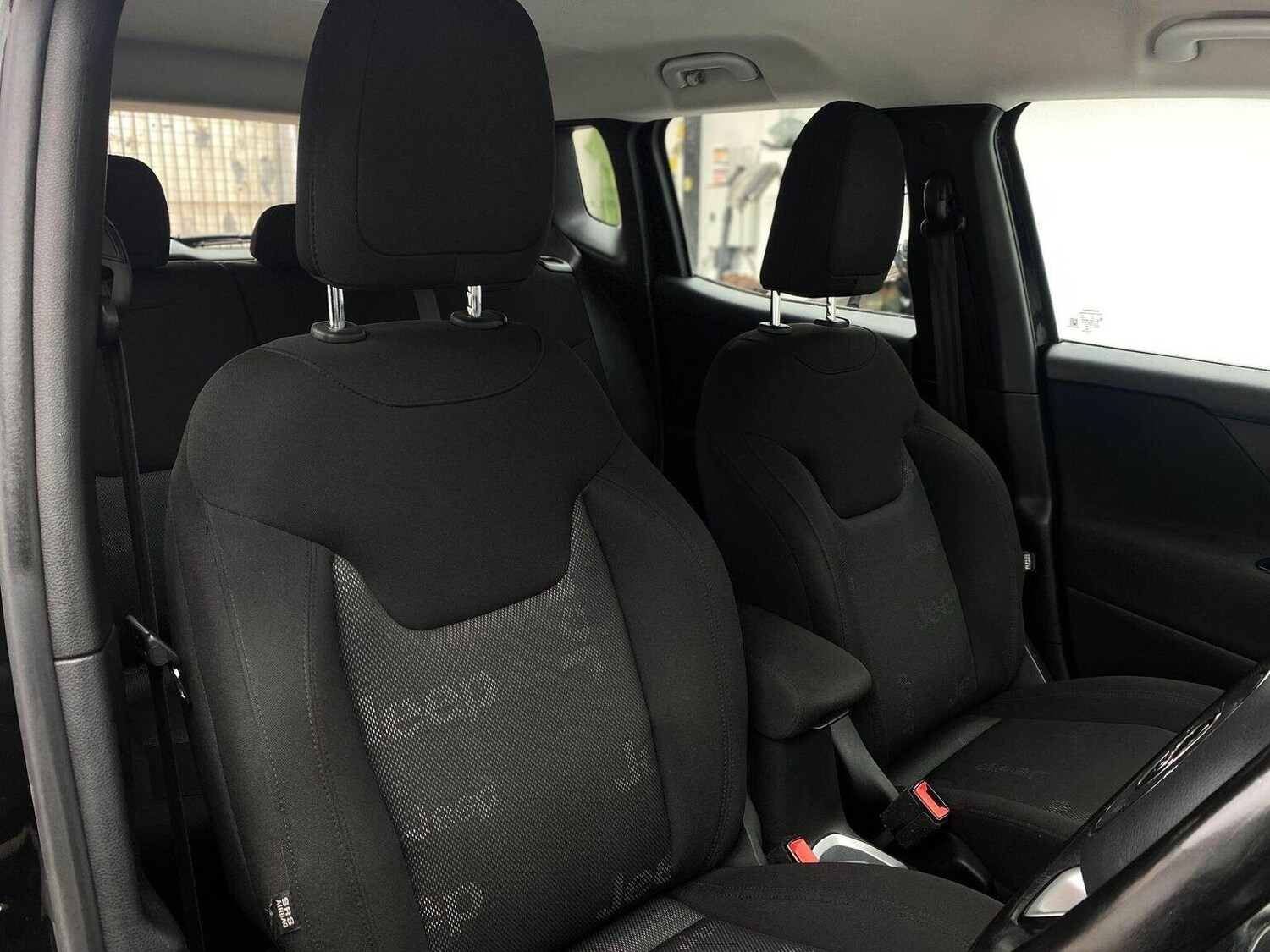 Used Jeep Renegade 2016 for sale - 76744182: Photo 29