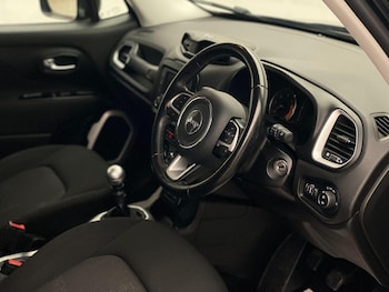 Used Jeep Renegade 2016 for sale - 76744182: Photo