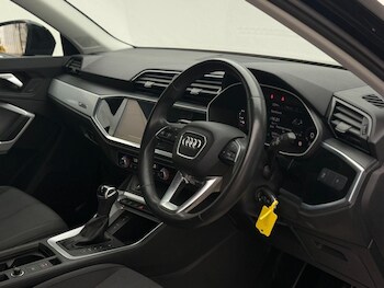 Used Audi Q3 2023 for sale - 76744199: Photo