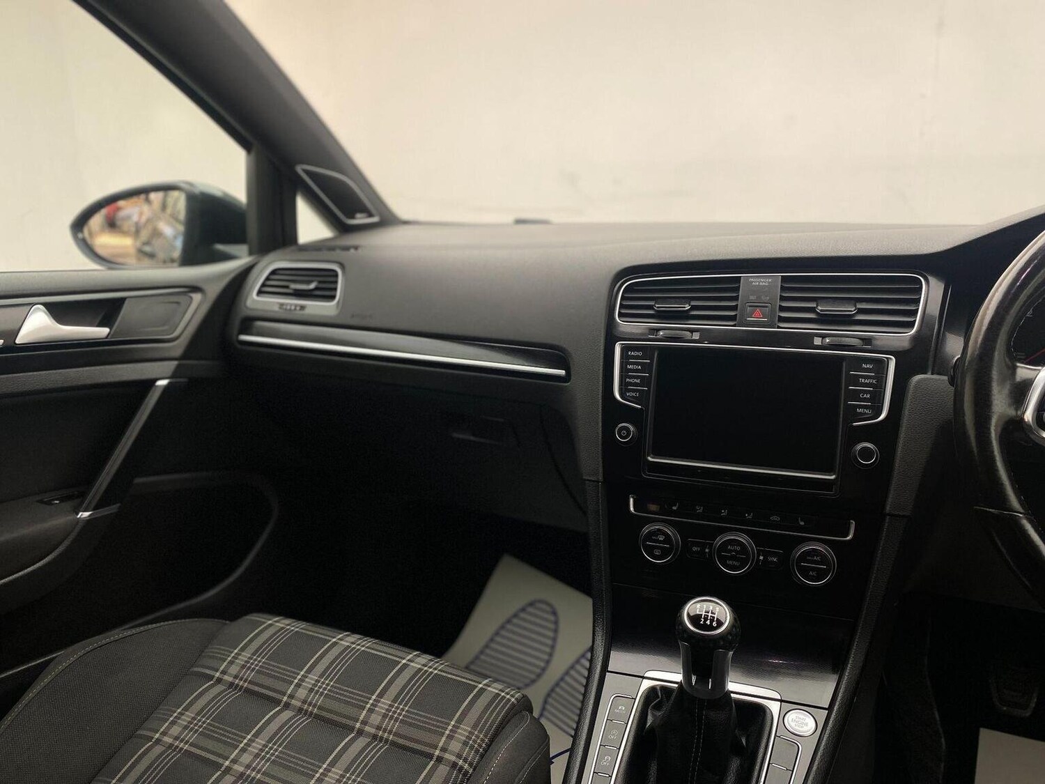 Used Volkswagen Golf 2016 for sale - 76744174: Photo 25