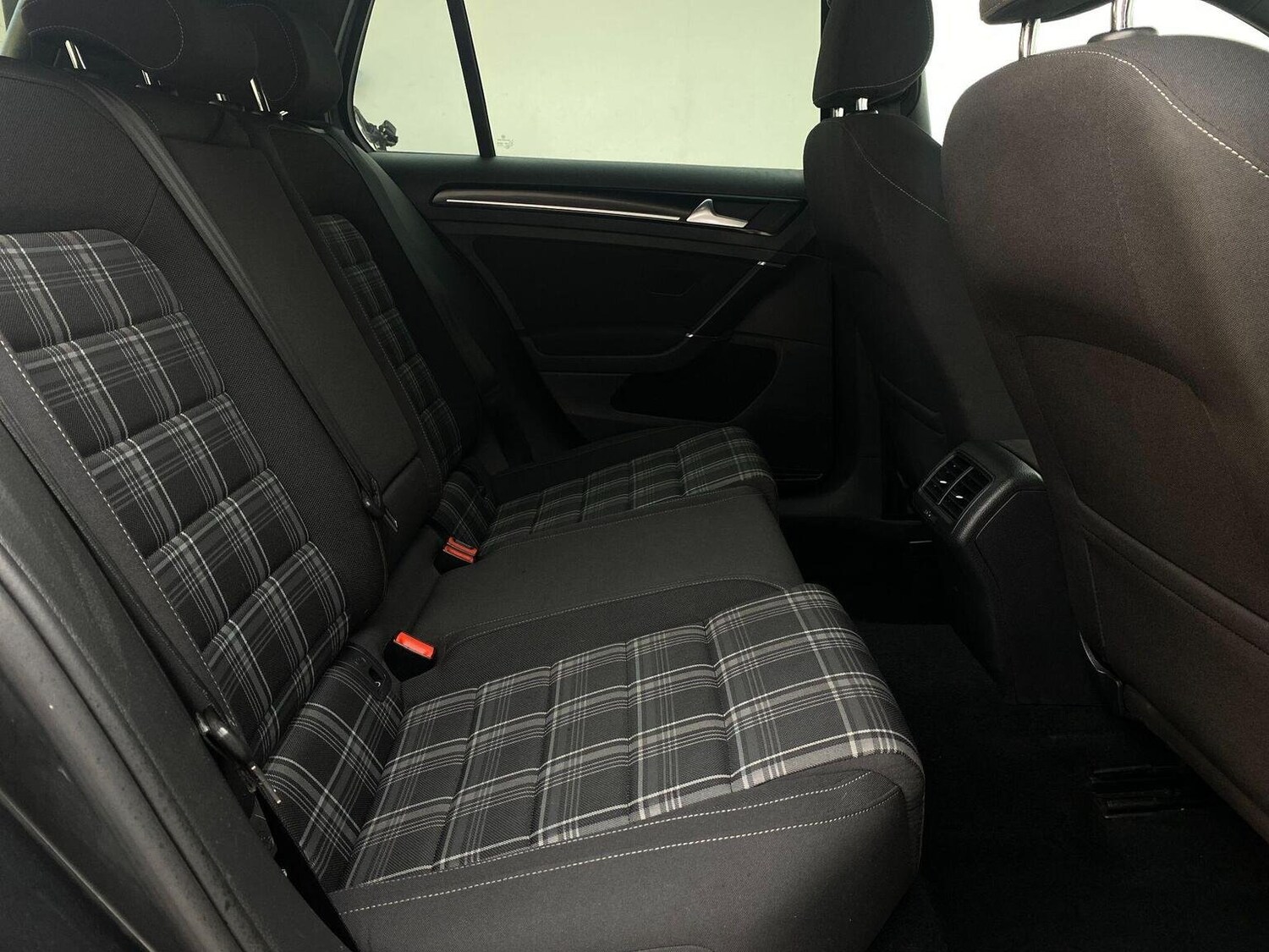 Used Volkswagen Golf 2016 for sale - 76744174: Photo 32