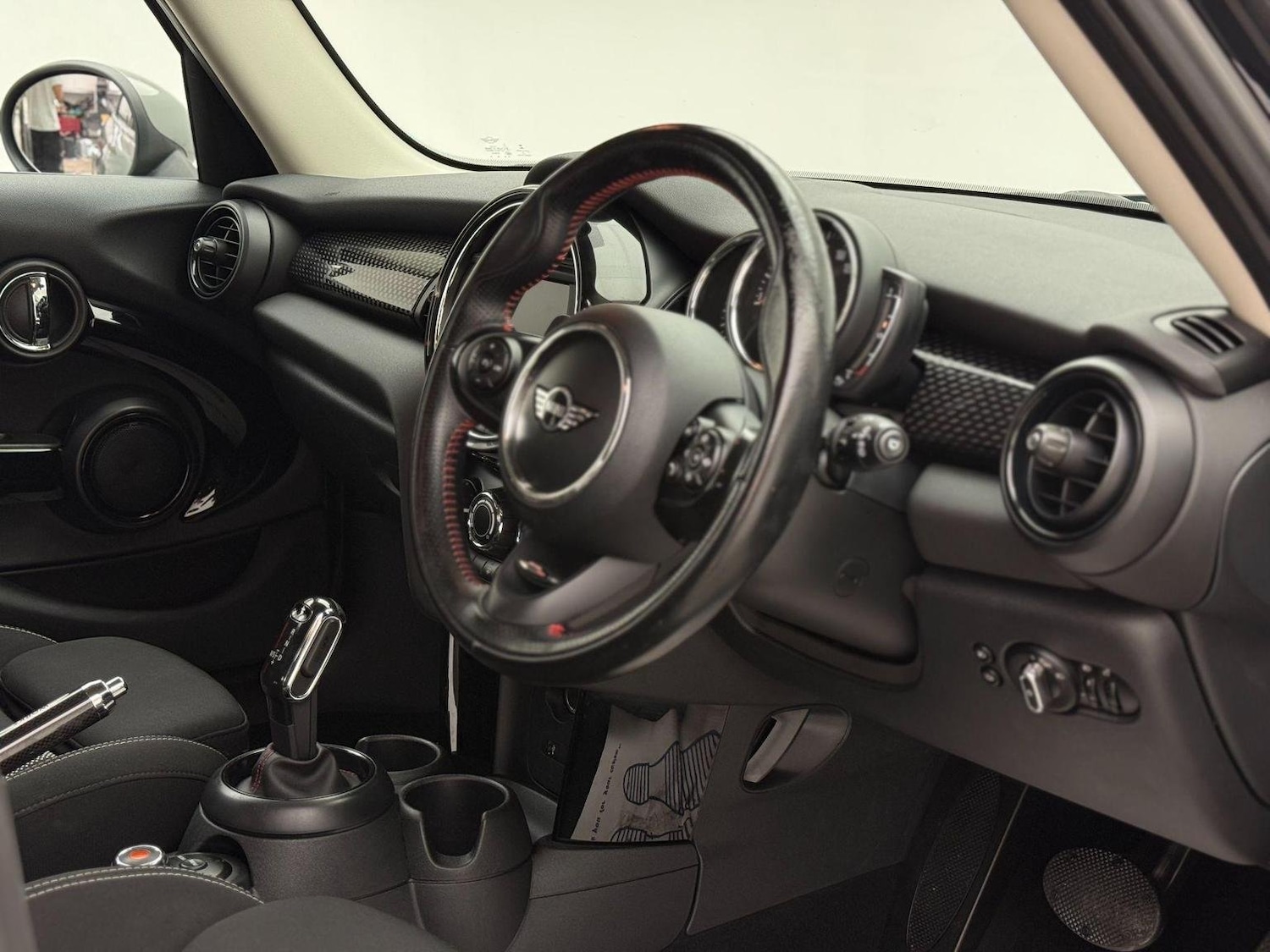 Used MINI Hatch 2018 for sale - 76744224: Photo 2