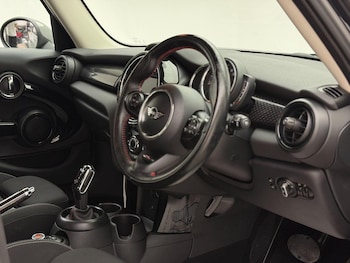 Used MINI Hatch 2018 for sale - 76744224: Photo