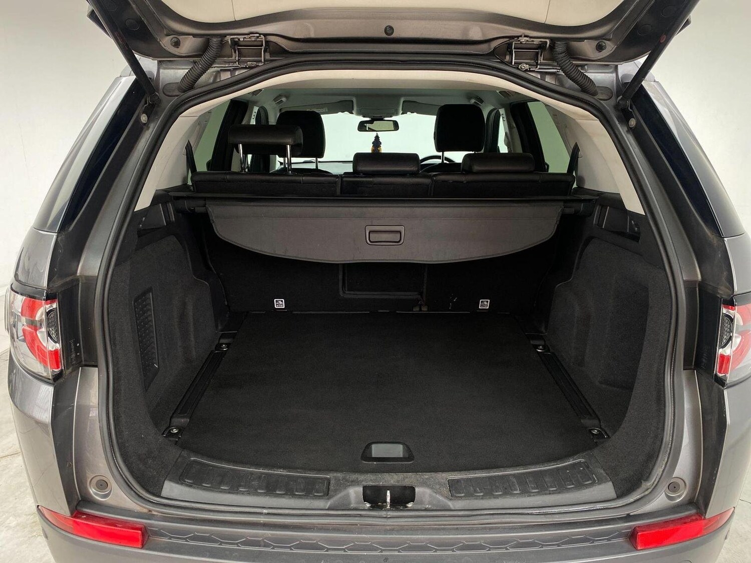 Used Land Rover Discovery Sport 2019 for sale - 76744252: Photo 13