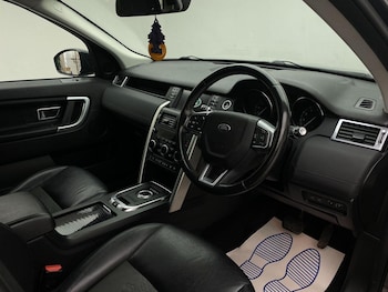 Used Land Rover Discovery Sport 2018 for sale - 76744252: Photo