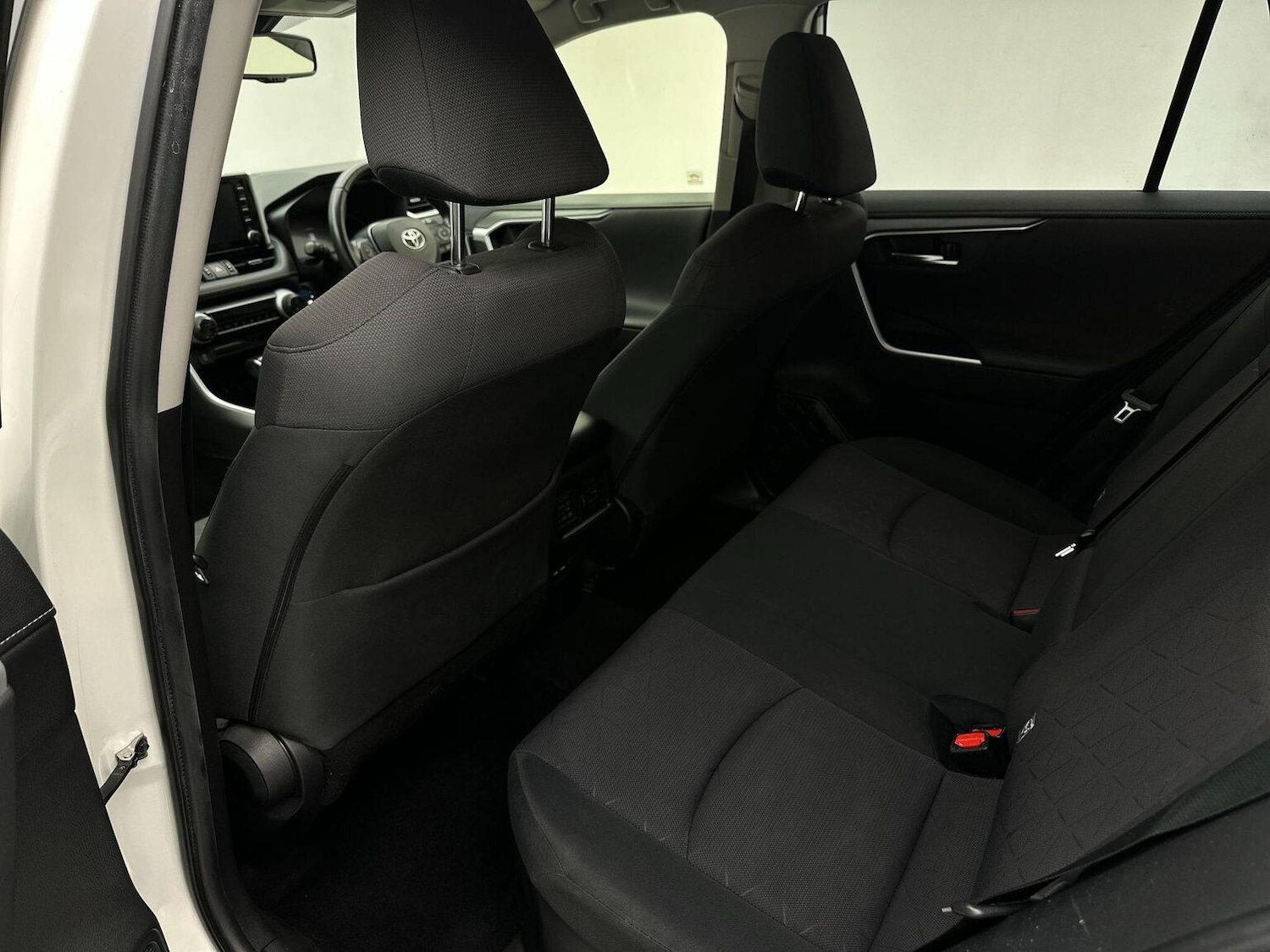 Used Toyota RAV4 2021 for sale - 76744147: Photo 30