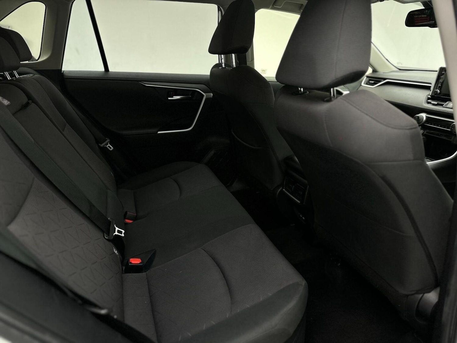 Used Toyota RAV4 2021 for sale - 76744147: Photo 32