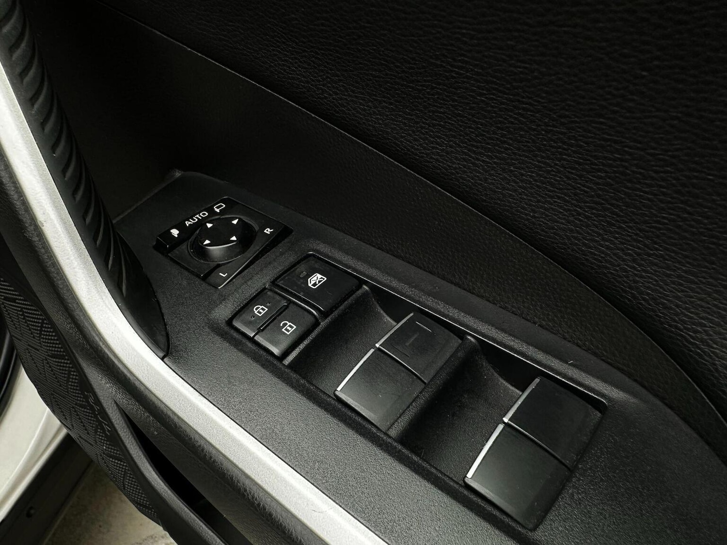 Used Toyota RAV4 2021 for sale - 76744147: Photo 35