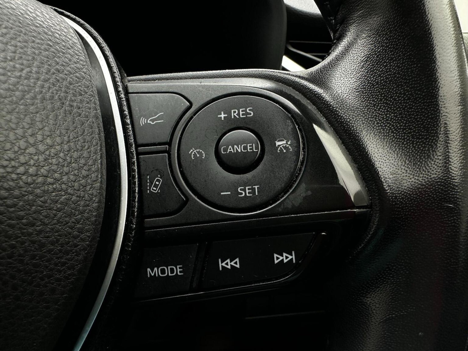 Used Toyota RAV4 2021 for sale - 76744147: Photo 37