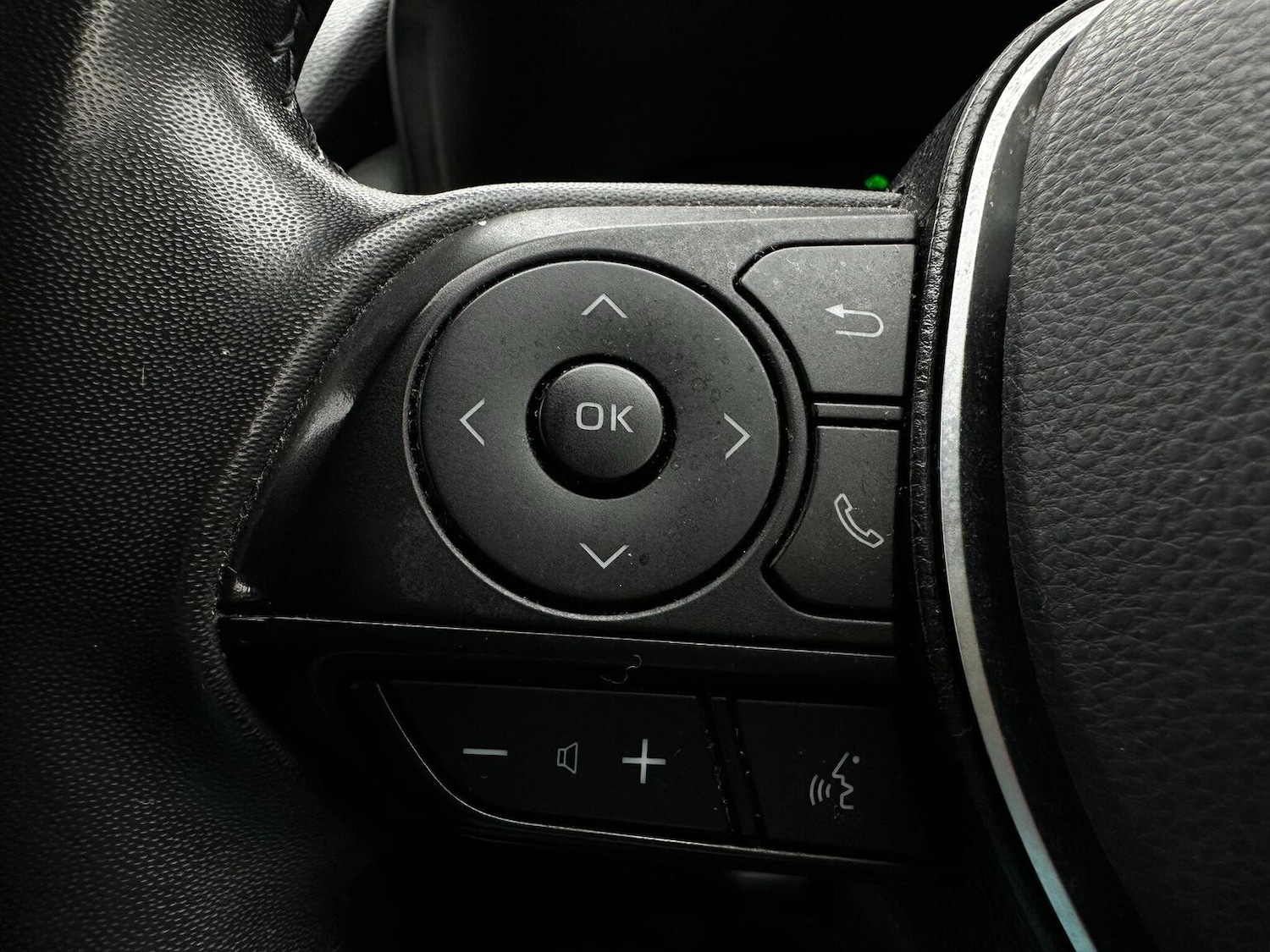 Used Toyota RAV4 2021 for sale - 76744147: Photo 38