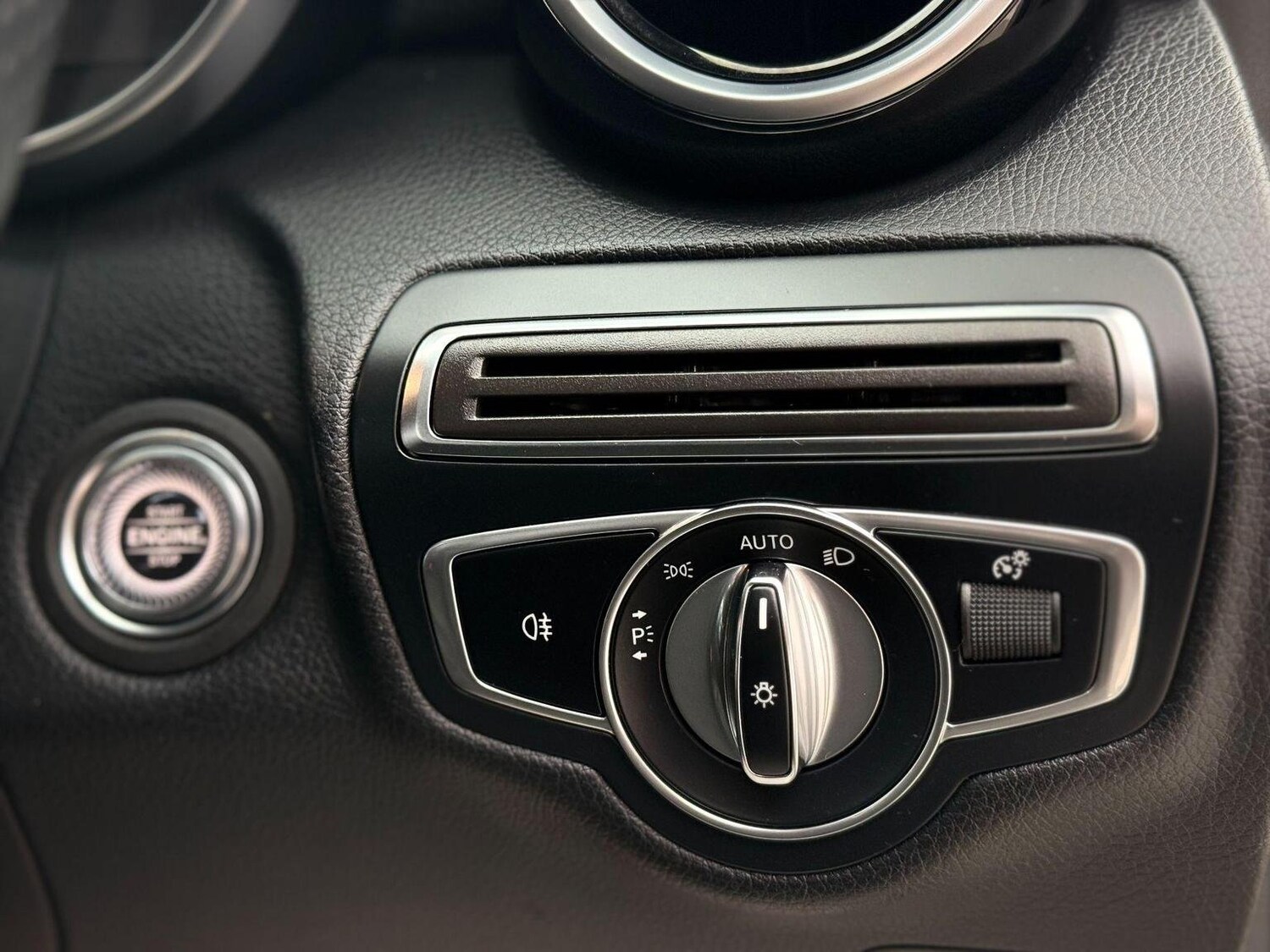 Used Mercedes-Benz C Class 2019 for sale - 76744223: Photo 36